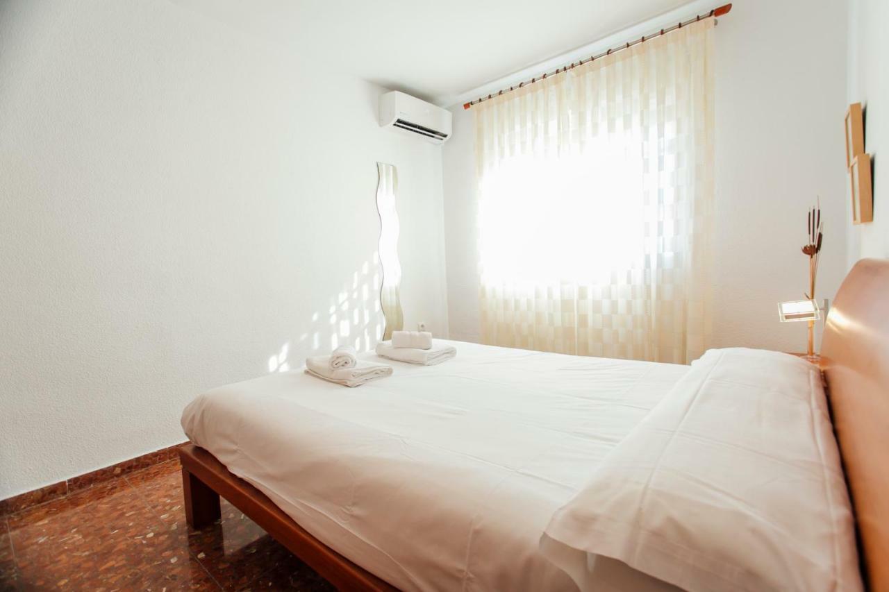 Appartement Comfortable- 2bd 1bth- Triana